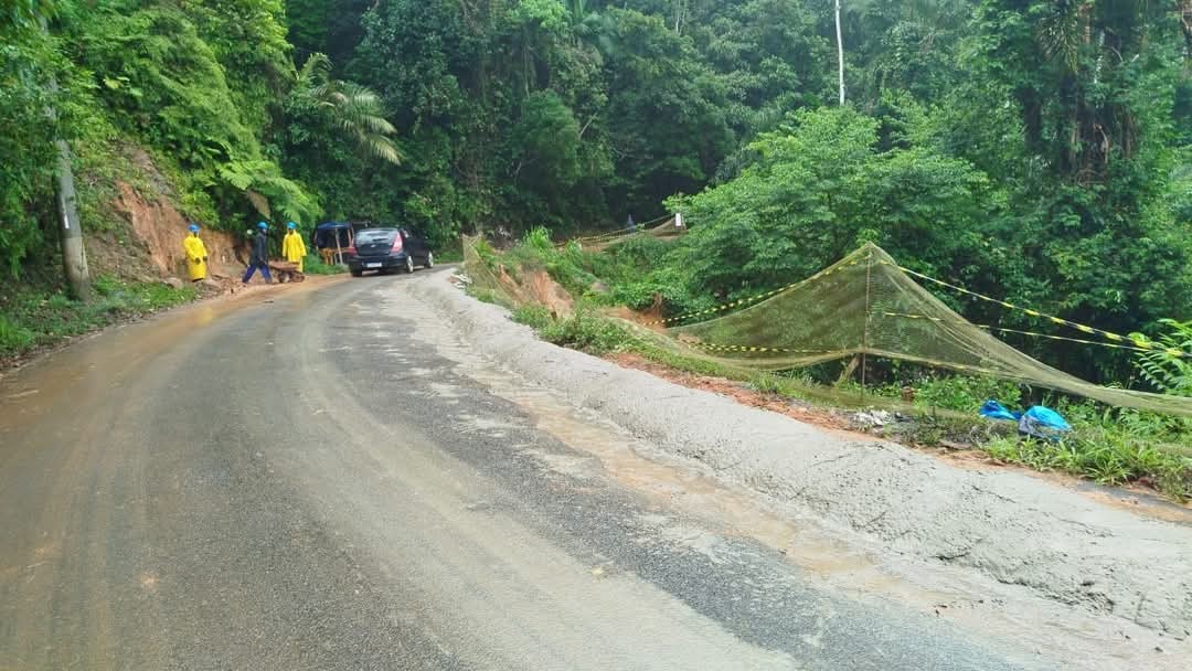 estrada-para-trindade,-em-paraty,-vai-funcionar-em-pare-e-siga-ate-20-de-dezembro